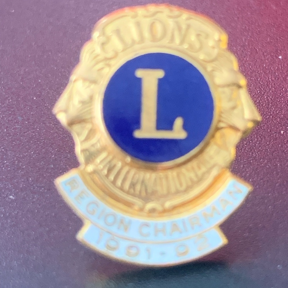 Vintage Lions Club Region Chairman 91-92 Lapel Badge Pin